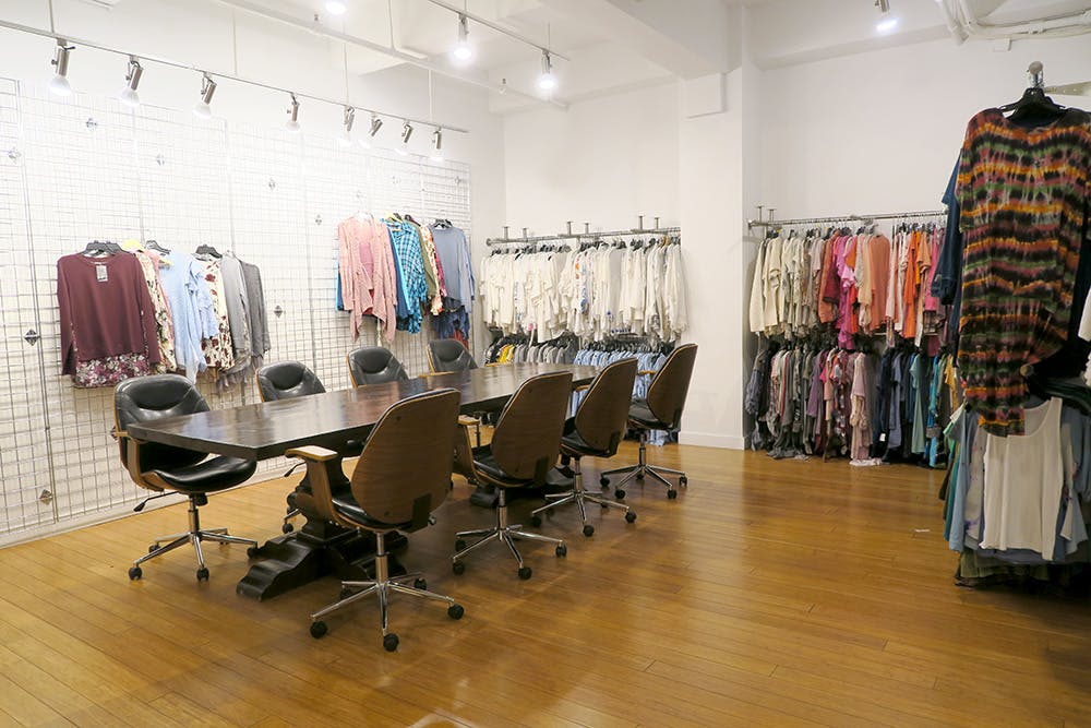 fashion showroom for sublease