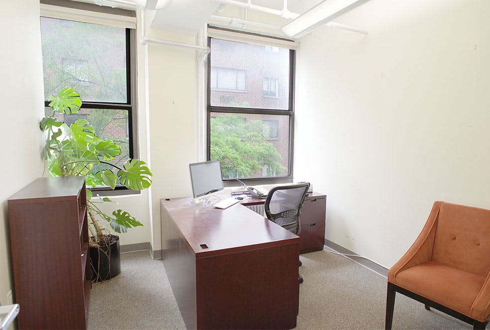 Move-in ready windowed office | office sublets