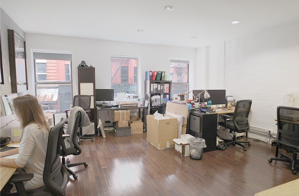 Windowed team room in Tribeca | office sublets